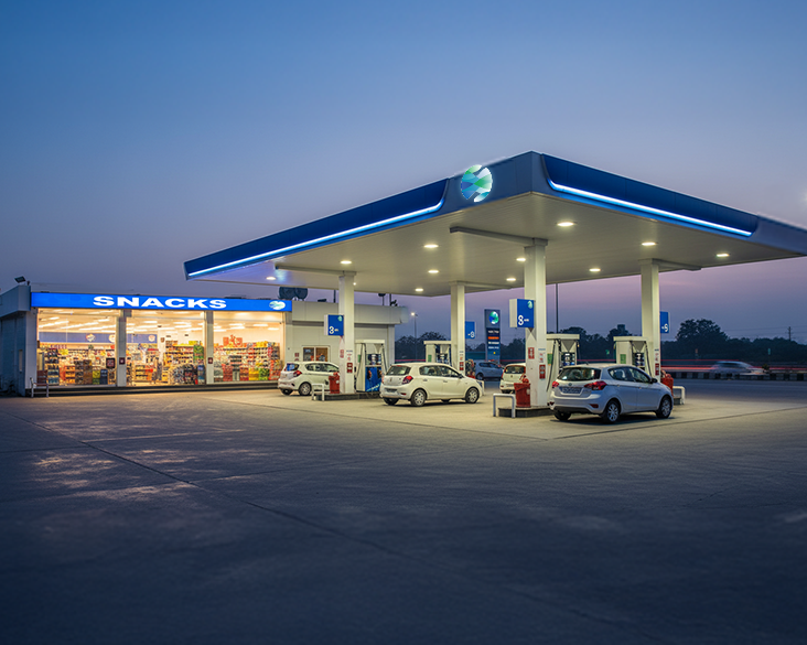 Best Snacks for Your Road Trip at Nayara Energy Petrol Pumps 